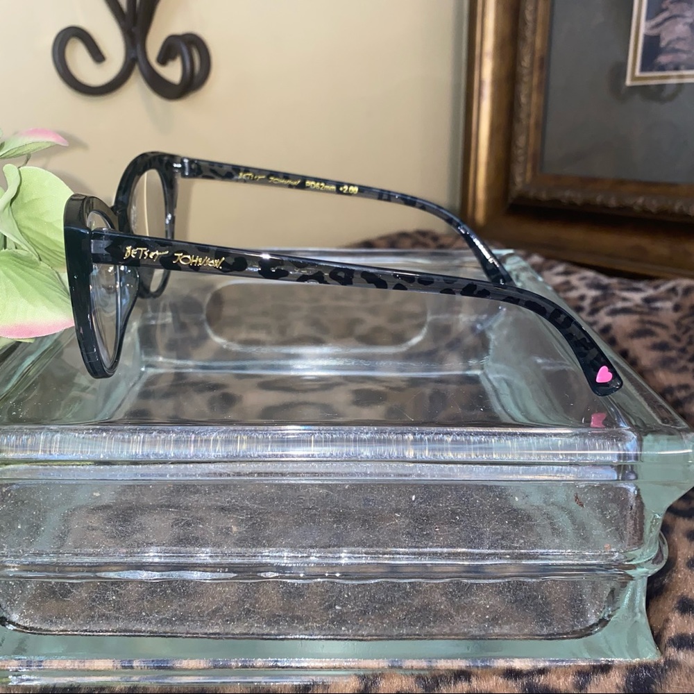BETSY JOHNSON leopard large cat eye readers - Picture 6 of 7
